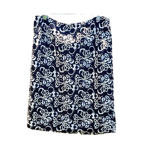 Talbots Dresses & Skirts - Talbots Floral Lace Overlay Black & White Pencil Skirt Size 10 EUC